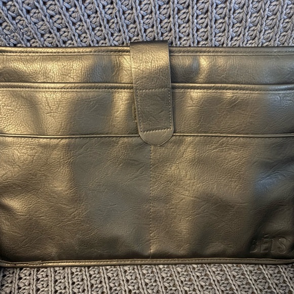 BEIS Black Travel Bag - Picture 3 of 3